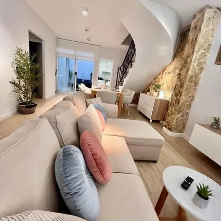 Casa Amplia Y Moderna De 5 Hasta 12 Personas Holiday home