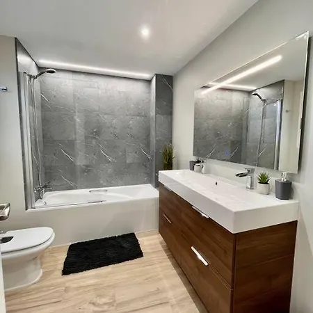 Casa Amplia Y Moderna De 5 Hasta 12 Personas